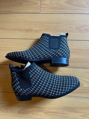 Vivaia Ryan Pro Chelsea boots size 39